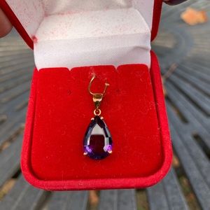 Brazilian Amethyst in 22.5 gold